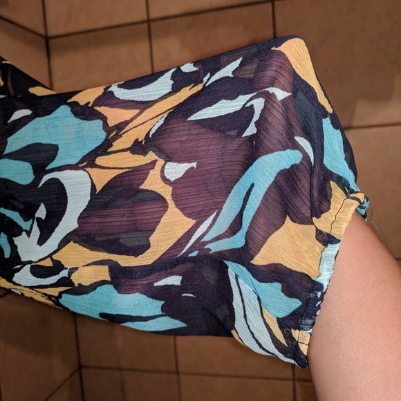 SOLD!😉Beautiful sheer top🤗💕🐕 - Picture 2 of 3